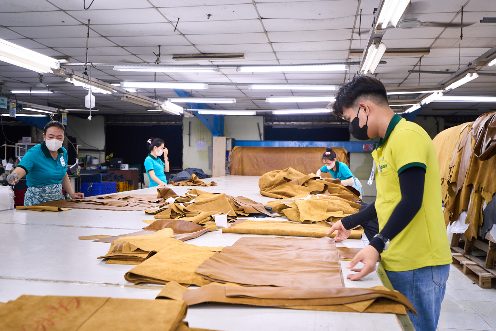 Quality control of leather sofa upholstery